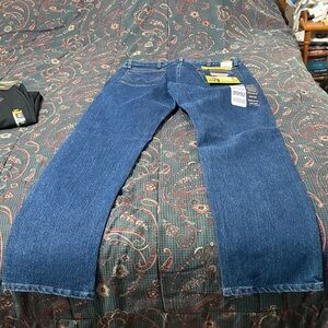 Wrangler Relaxed Fit Blue Jeans